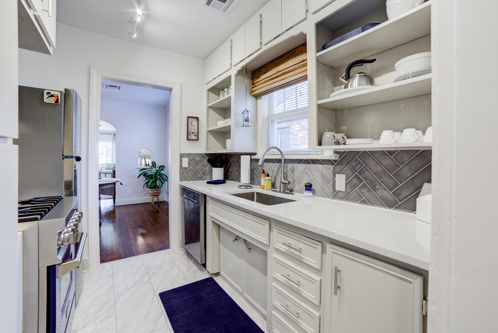 tulsa-vacation-rental-galley-kitchen.jpg
